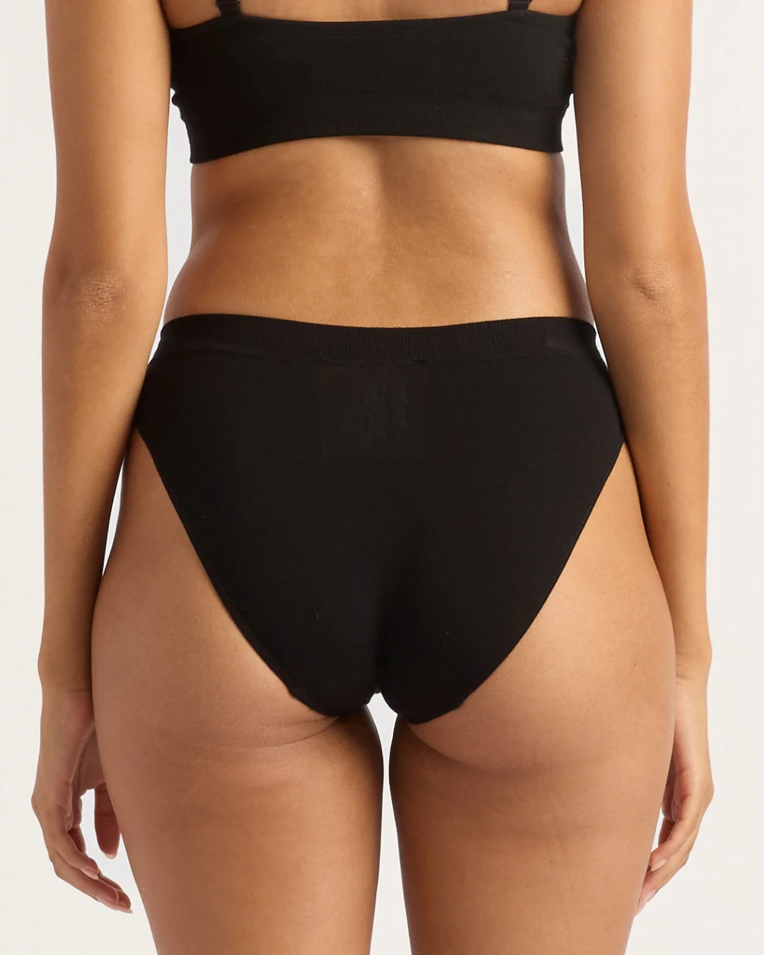 Classic Comfort Pack - Black - Image 5