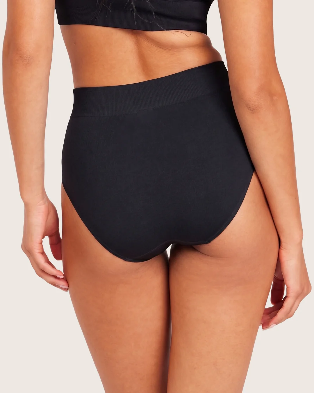 Everyday Comfort Pack - Black - Image 5