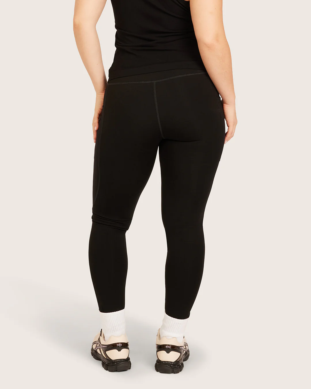 High Waist Leggings with Pocket - Black - Image 18