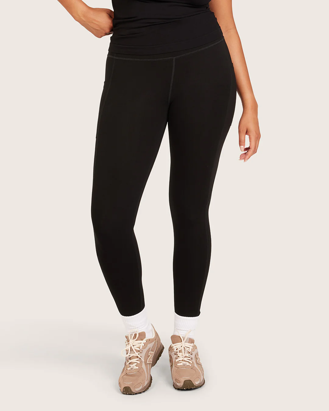 High Waist Leggings with Pocket - Black - Image 9