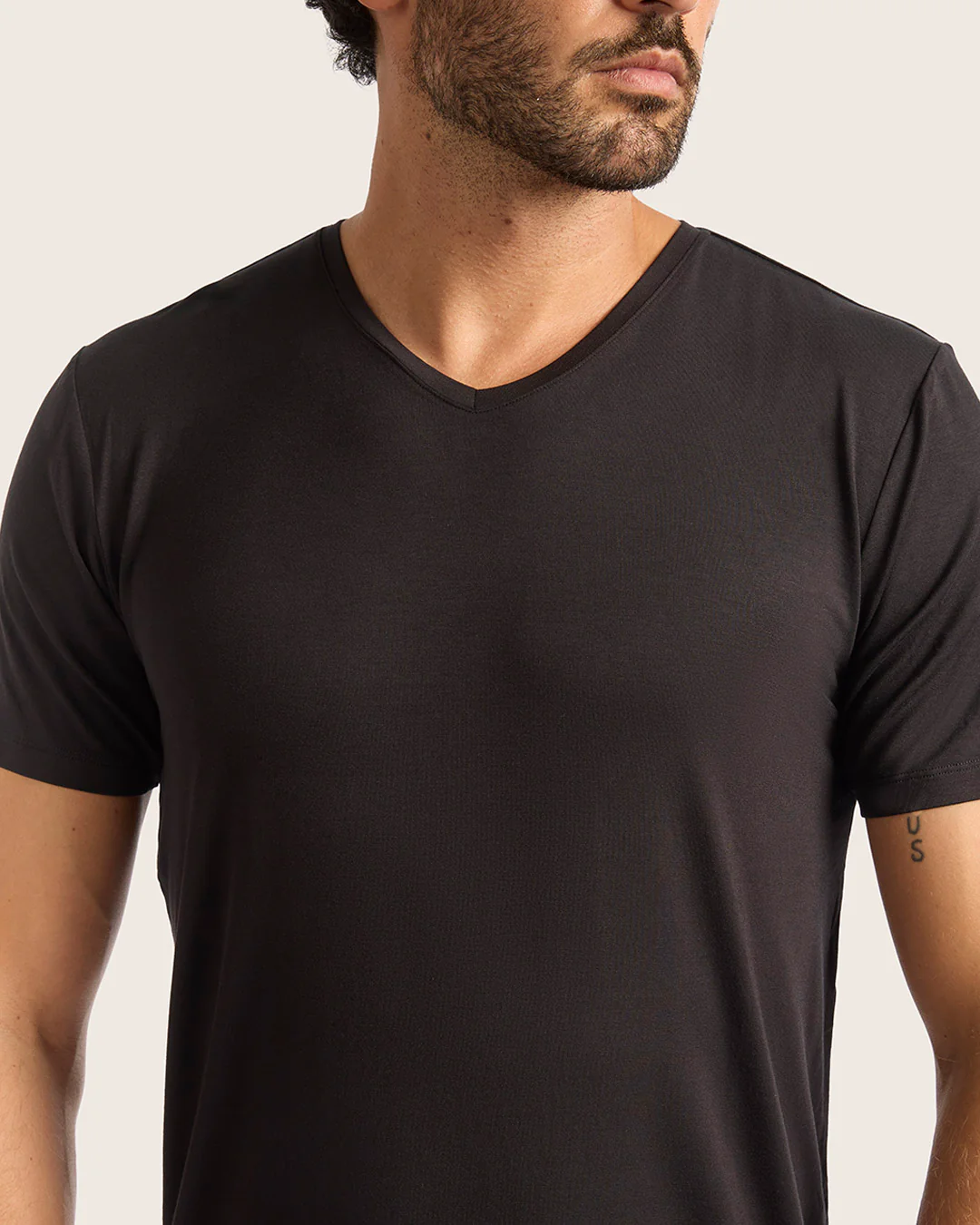 Men's Base Layer V-Neck T-Shirt - Black - Image 4