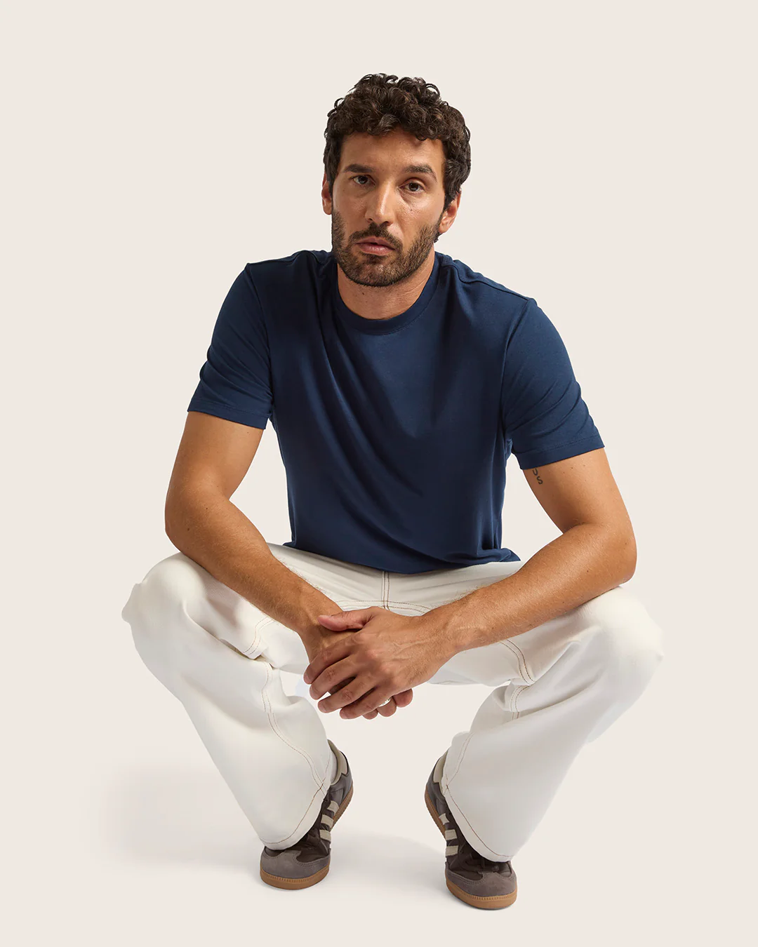 Men's Classic Crew Neck T-Shirt - Navy - Image 4