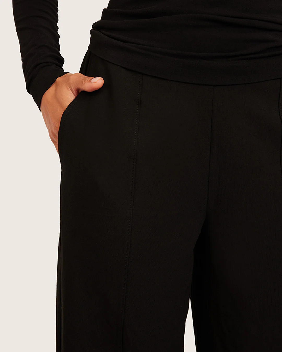 Relaxed Leg Pants - Short - Black - Image 4