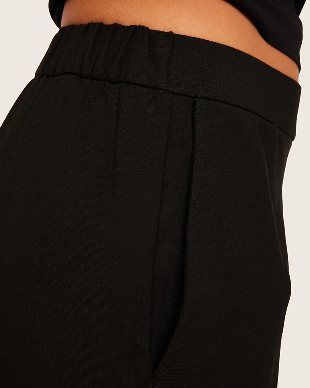 Relaxed Leg Pants - Short - Black - Image 6