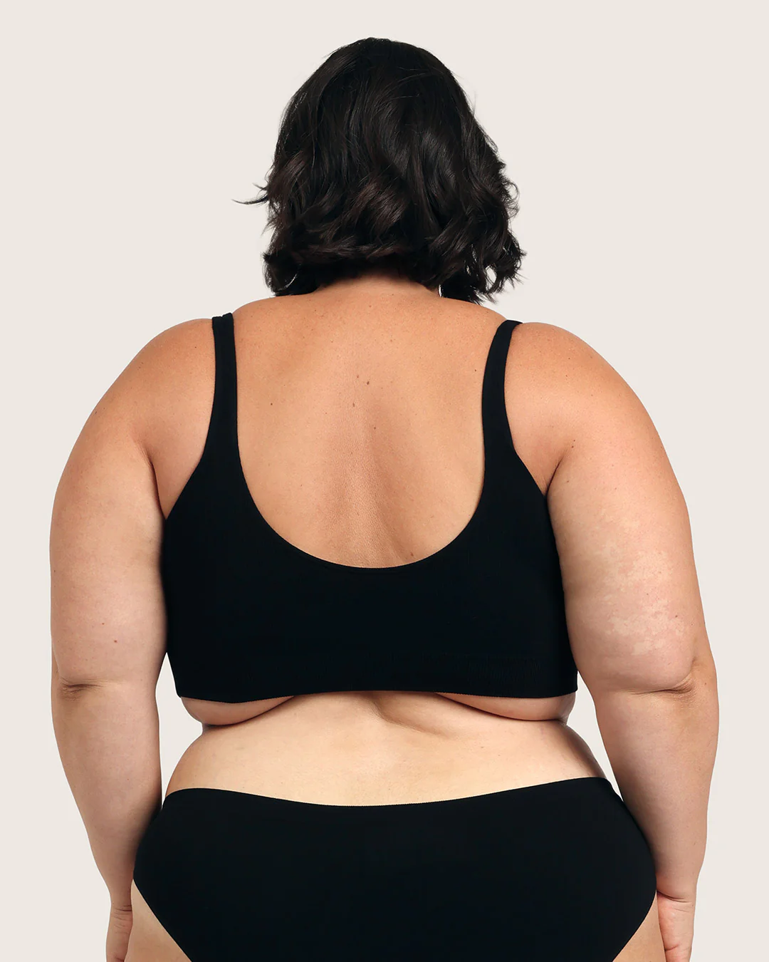 Seamfree Crop Bra - Black - Image 13