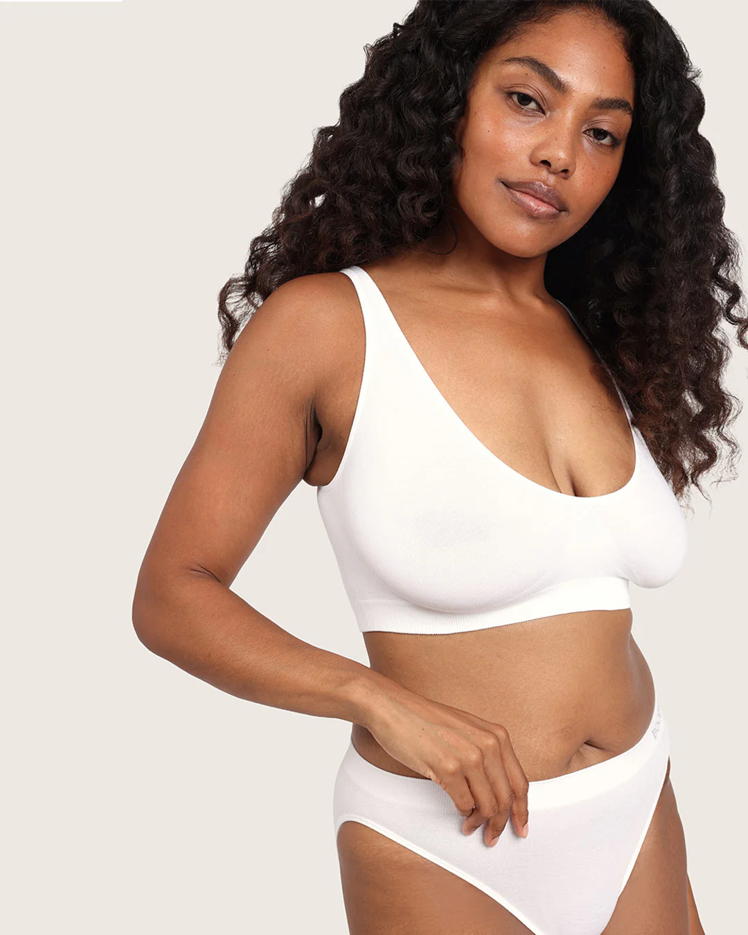 Seamfree Crop Bra - White - Image 11