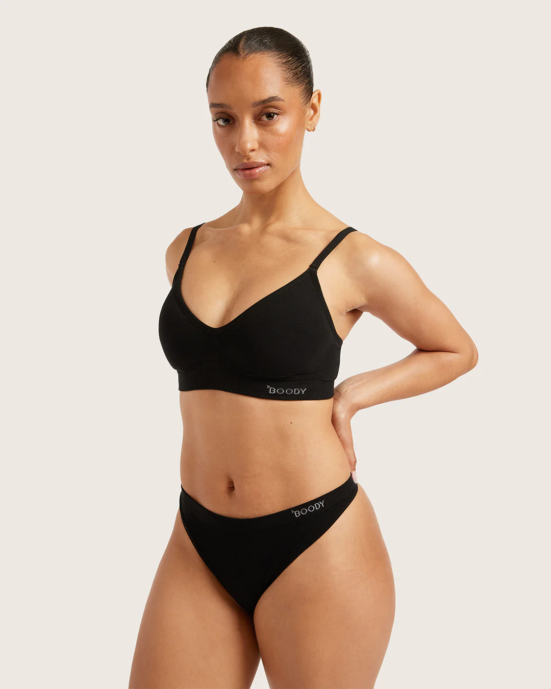 Wireless T-Shirt Bra - Black - Image 11