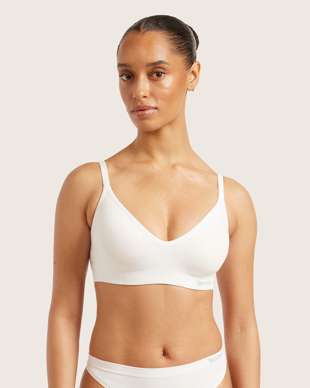 Wireless T-Shirt Bra - White - Image 3
