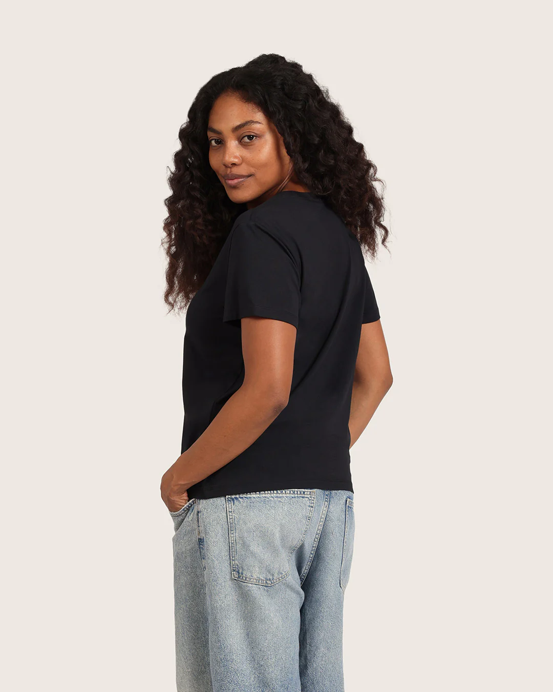 Women's Classic Crew Neck T-Shirt - Black - Image 10