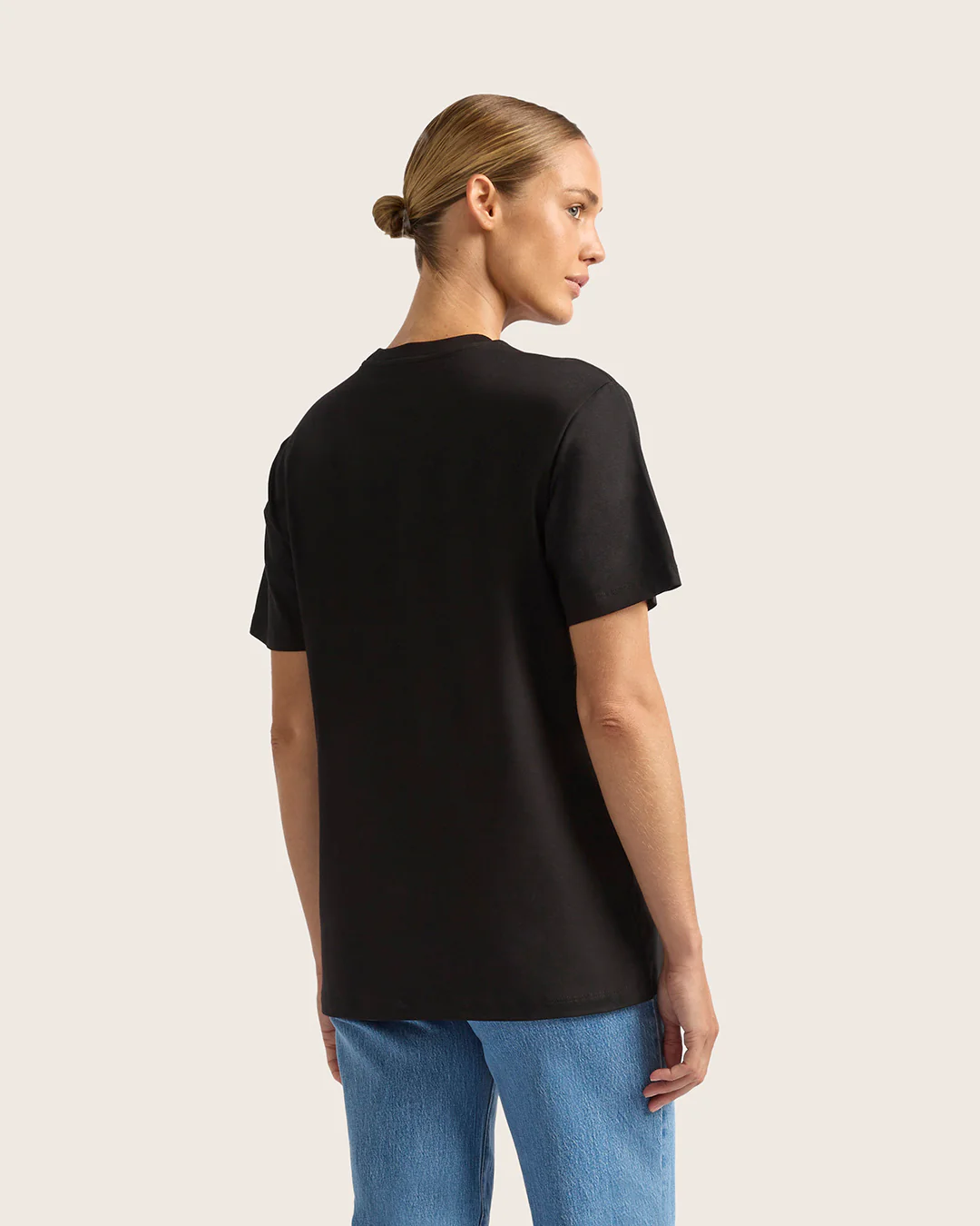 Women's Classic Crew Neck T-Shirt - Black - Image 4
