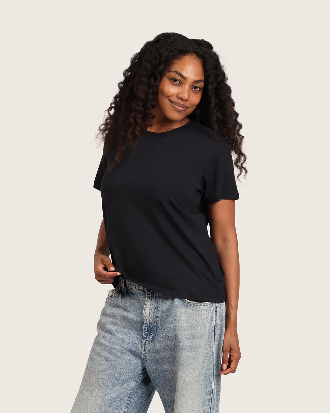 Women's Classic Crew Neck T-Shirt - Black - Image 9